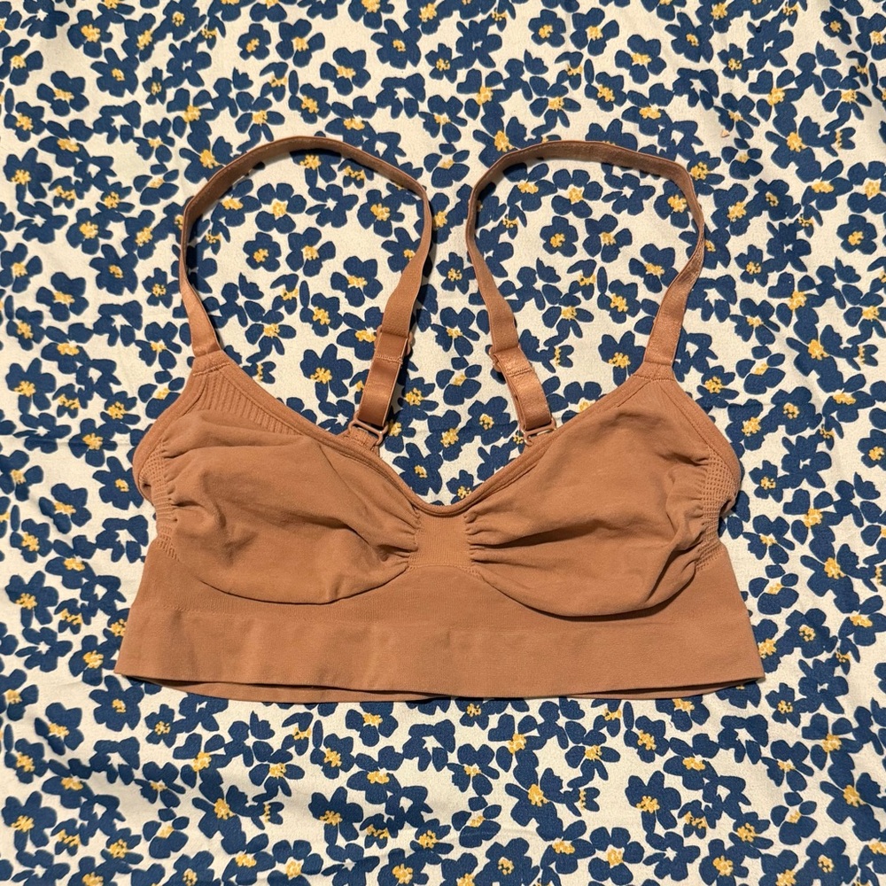 SKIMS NWOT Seamless Sculpt Bralette